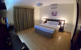 Weekend Hotel & Apartments